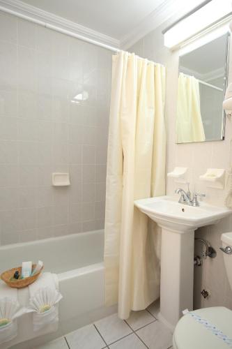 Radio City Apartments - image 2