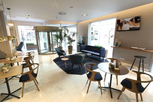 Vestíbul, Ciutat de Girona in Centre de Girona