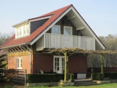 Exterior view, Lovely Cottage near Lake in Well in Blitterswijck