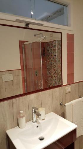 Five Roses Bed & Breakfast – Pisa, MN