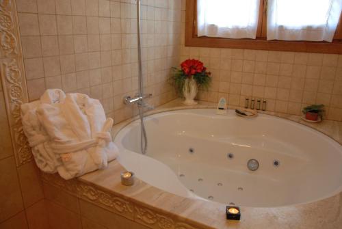 Hotel Selba d'Ansils - 온수 욕조