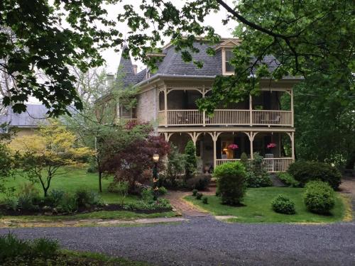 Fallen Tree Farm Bed and Breakfast