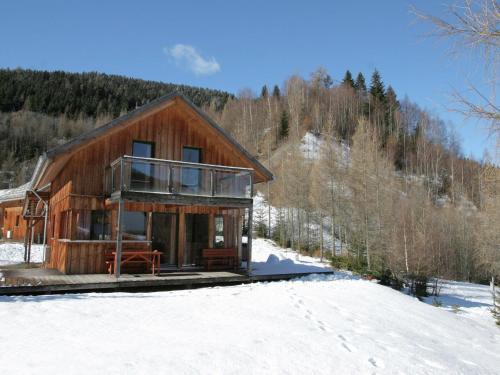 Wooden chalet near Kreischberg ski area with sauna, Pension in Stadl an der Mur