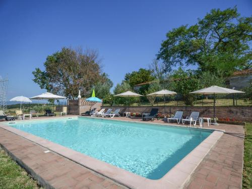  Exotic Farmhouse with Swimming Pool Fireplace BBQ Bicycles, Pension in Castiglione del Lago