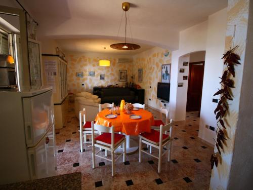 Cosy Holiday Home in Ricadi near Sea - image 4