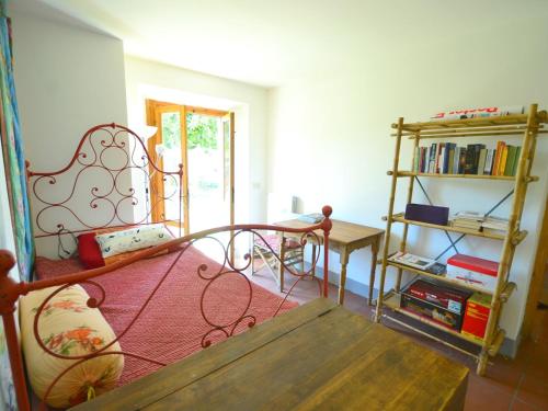 Cozy Holiday Home in Montemagno with Garden