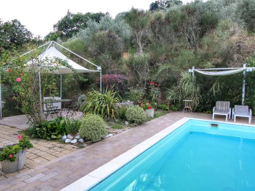 Stunning Cottage in Bettona with shared Pool - image 3