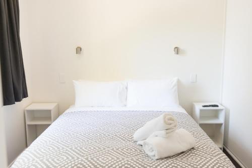 Ballarat Colonial Motor Inn Ballarat Colonial Motor Inn is conveniently located in the popular Ballarat area. Offering a variety of facilities and services, the hotel provides all you need for a good nights sleep. To be found a