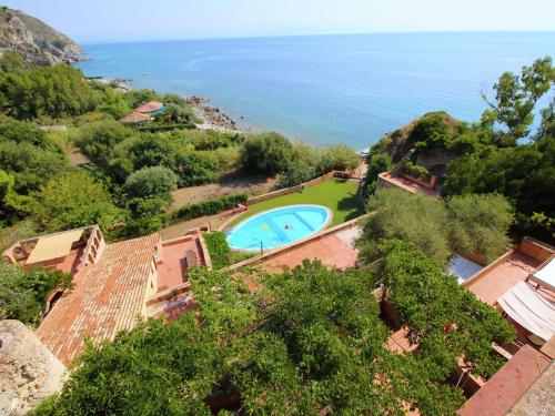  Gorgeous Mansion in Capo Vaticano near Beach, Pension in Ricadi