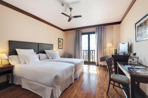 Hotel Golf & Spa Real Badaguas Jaca Hotel Golf & Spa Real Badaguás Jaca is conveniently located in the popular Badaguas area. The property offers a high standard of service and amenities to suit the individual needs of all travelers. S