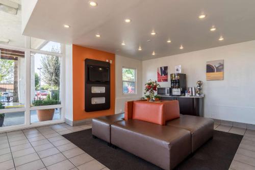 設施, Motel 6 Redlands, CA in 雷德蘭茲