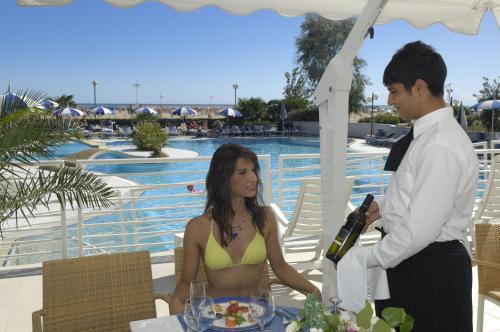 Majestic Beach Hotel & Wellness - image 5