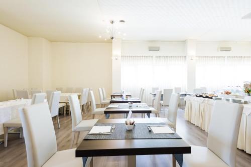 ผับ/เลาจน์, Hotel Garden Experience in ชิตตา ดิ กาสเทลโล