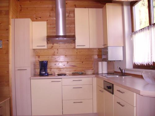 廚房, 沃爾夫瑞維爾公寓 (Wolfs Revier) in 拉肯賀夫岩奧特舒耶