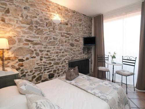 Superior Double Room with Shower and Terrace - Ground Floor