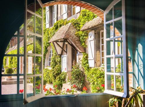 . Logis Hôtel Restaurant L'Ile de Sées