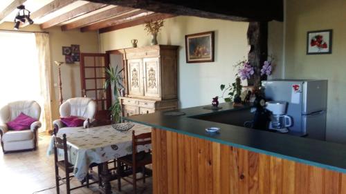virtuve, Charmante maison à la ferme (Charmante maison a la ferme) in Valderiès