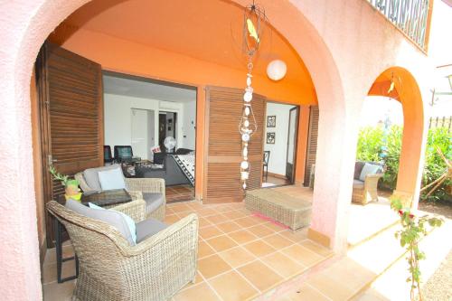 ARENDA Miami Playa Holiday Home Terracota