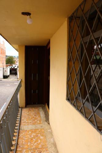 Terraza/balcón, Hospedaje Los Ponchos in Otavalo
