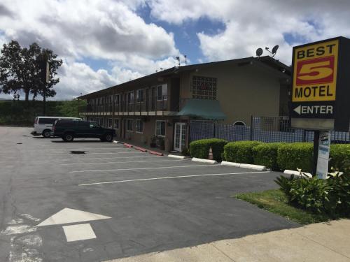 Best 5 Motel - image 8