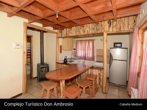 廚房, Cabanas Turismo Don Ambrosio in 薩爾圖德拉甲