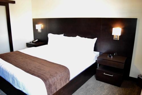 Boarders Inn & Suites by Cobblestone Hotels - Syracuse Syracuse (KS)