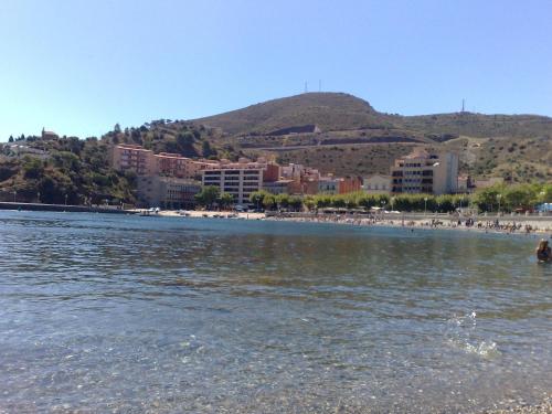 A környék, Hostal Juventus in Portbou