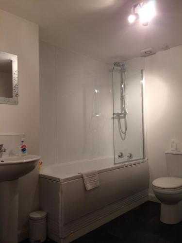 Eastgate Apartment - image 7