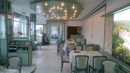 Restaurant, Hotel Reifenstein in Kleinbartloff