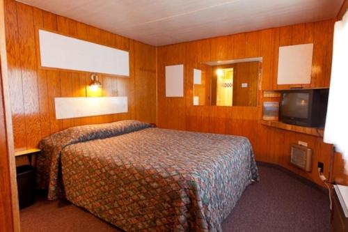 Robbins Motel - image 14