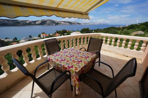  Apartments Carmen, Unterkunft in Stara Novalja