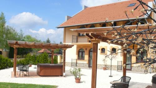Garden Vendégház Makó - image 9