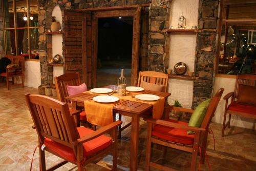 Restaurant, Sama Jabal Shams Resort in Al Hamra
