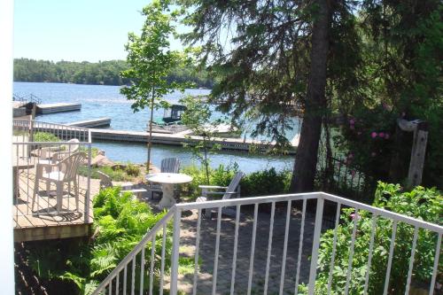 Boathouse Country Inn 3