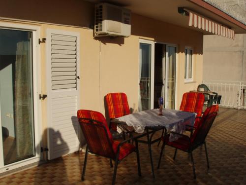 Two-Bedroom Apartment with Terrace and Sea View