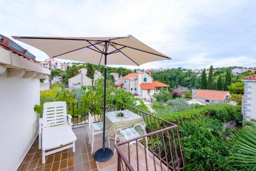 Studio Apartment with Balcony