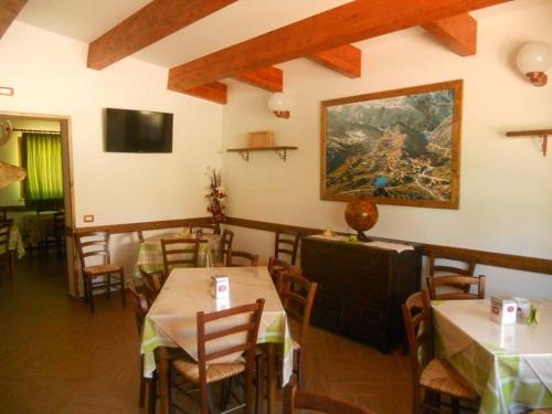 Étterem, La Locanda Del Lago Lucciola in Villalago