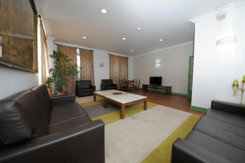 ห้องส่วนกลางสำหรับนั่งเล่น/ดูทีวี, Hotel Irmas Dominicanas - Fatima by Flagworld Hotels in ฟาติมา