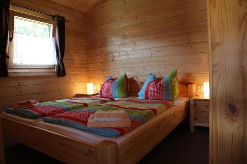 2 bedrooms, 3 beds