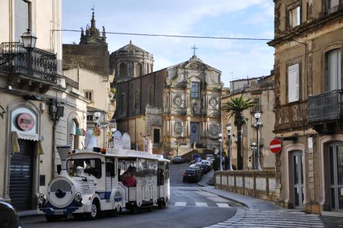 Tesis özellikleri, A Due Passi Dalla Scalinata Restyling in Caltagirone