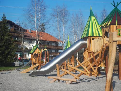 สนามเด็กเล่น, Familienhotel Lowen in เนสเซลวัง