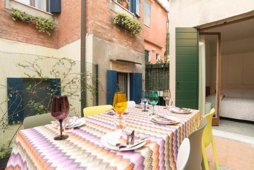 La Terrazza Di Vivaldi – Venice, GA