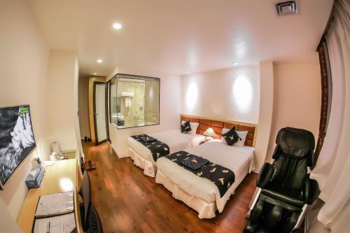 room detail thumbnail 0