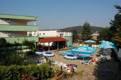 Hotel Seasons - image 6