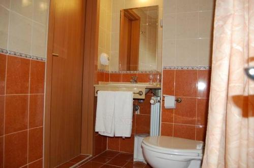 Hotel Seasons - image 2