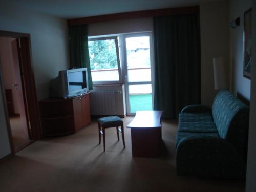 Hotel Seasons - image 7