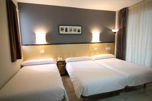 Hotel Alda Entrearcos - image 9