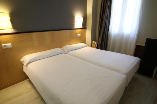 Hotel Alda Entrearcos - image 6