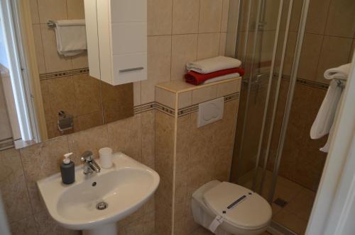 One-Bedroom Apartment image 8