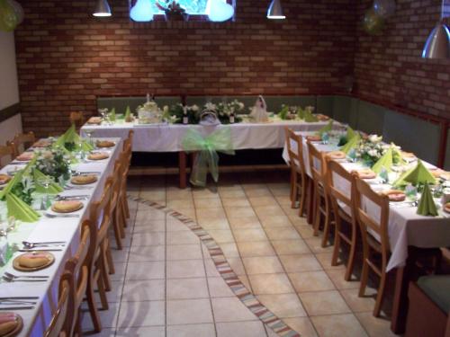 Penzion Chanos in สตไรโบร